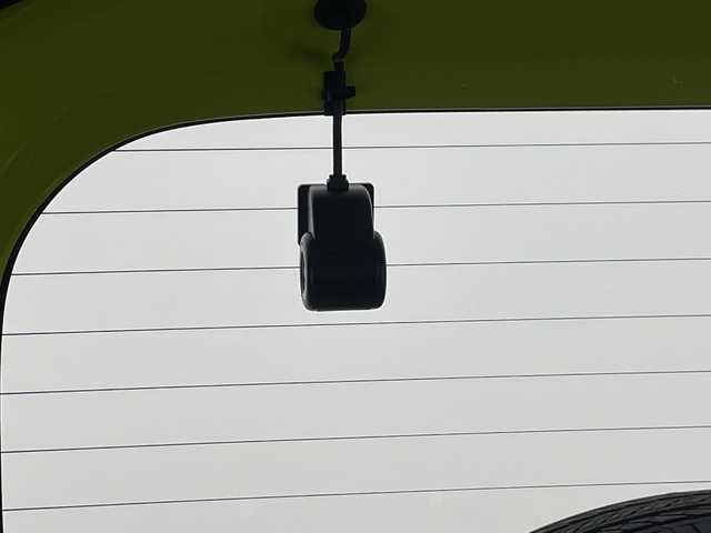 スズキ ジムニー XC 埼玉県 2023(令5)年 1.1万km キネティックイエロー/ブラックトップ2トーン 純正8インチナビ/　(Bluetooth/USB/iPod/CD/DVD/FM/AM)/フルセグテレビ/バックカメラ/ビルトインETC2.0/純正ナビ連動前後ドライブレコーダー/クルーズコントロール/衝突被害軽減ブレーキ/車線逸脱警報/シートヒーター/ヒーテッドドアミラー/オートLEDライト/純正16インチアルミホイール