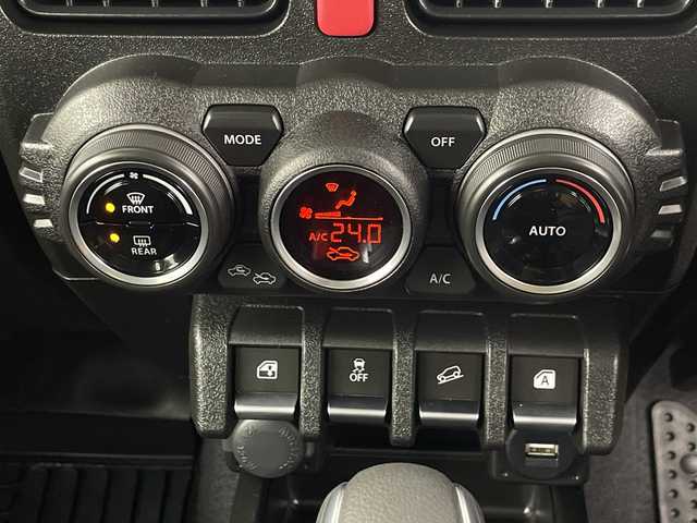 スズキ ジムニー XC 埼玉県 2023(令5)年 1.1万km キネティックイエロー/ブラックトップ2トーン 純正8インチナビ/　(Bluetooth/USB/iPod/CD/DVD/FM/AM)/フルセグテレビ/バックカメラ/ビルトインETC2.0/純正ナビ連動前後ドライブレコーダー/クルーズコントロール/衝突被害軽減ブレーキ/車線逸脱警報/シートヒーター/ヒーテッドドアミラー/オートLEDライト/純正16インチアルミホイール