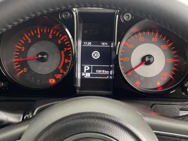 スズキ ジムニー XC 埼玉県 2023(令5)年 1.1万km キネティックイエロー/ブラックトップ2トーン 純正8インチナビ/　(Bluetooth/USB/iPod/CD/DVD/FM/AM)/フルセグテレビ/バックカメラ/ビルトインETC2.0/純正ナビ連動前後ドライブレコーダー/クルーズコントロール/衝突被害軽減ブレーキ/車線逸脱警報/シートヒーター/ヒーテッドドアミラー/オートLEDライト/純正16インチアルミホイール