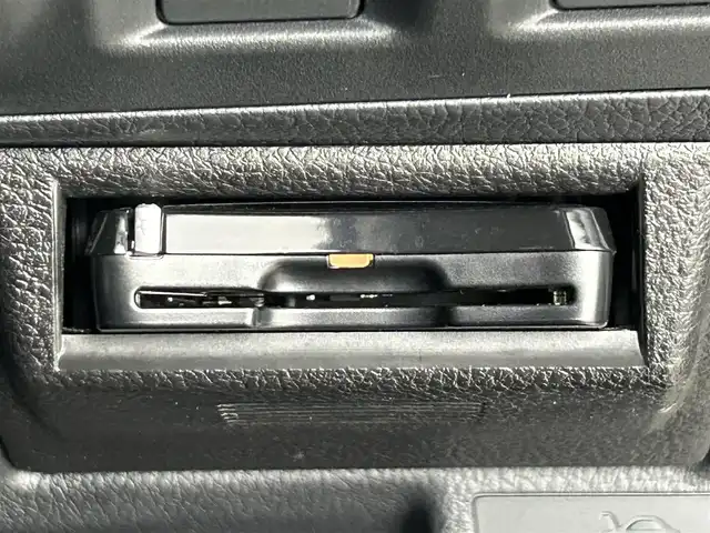 スバル フォレスター S－リミテッド スマートED 道央・札幌 2018(平30)年 7.7万km クリスタルホワイトP ・４WD/・ダイヤトーンサウンドSDナビ/　CD/DVD/SD/BT/USB/フルセグTV/・バックカメラ/・ビルトインETC2.0/・アイサイト/　衝突被害軽減ブレーキ/　レーンキープアシスト/　先行車発進お知らせ/　後退速度リミッター/　スバルリヤビークルディテクション/　全車速追従式クルーズコントロール/・アイドリングストップ/・ダウンヒルアシストコントロール/・X-MODE/・SI-DRIVE/・パドルシフト/・横滑り防止装置/・オートマチックハイビーム/・オートライト/・LEDヘッドライト/・前後フォグランプ/・ドアミラーウィンカー/・ヘッドランプウォッシャー/・ドアバイザー/・ハーフレザーシート/・D+N席シートヒーター/・ラゲッジカーゴマット/・純正１８インチAW/・プッシュスタート/・スマートキー/・スペアキー/・取/保