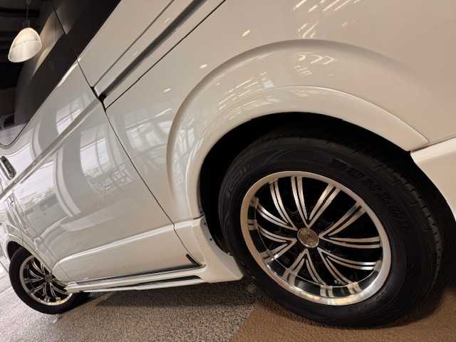 トヨタ ハイエース GL ロング 岩手県 2018(平30)年 1.7万km ホワイトパールクリスタルシャイン AIS検査済み/【2411023262】/SDナビ/フルセグ/バックカメラ/カロッツェリアモニター/アルパインフリップダウンモニター/ドラレコ/両側パワスラ/ETC/シルクブレイズマフラー/モデリスタエアロ・グリル/ケンウッドツィーター/Rスポイラー/シートカバー（社外）/カロッツェリア後部スピーカー/シルクブレイズ17インチアルミ（社外）