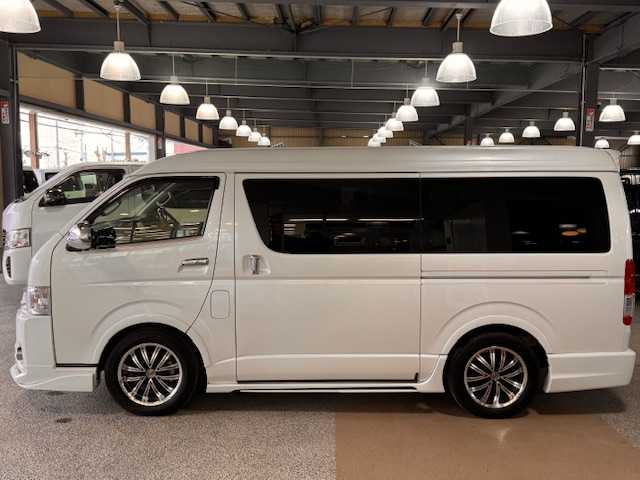 トヨタ ハイエース GL ロング 岩手県 2018(平30)年 1.7万km ホワイトパールクリスタルシャイン AIS検査済み/【2411023262】/SDナビ/フルセグ/バックカメラ/カロッツェリアモニター/アルパインフリップダウンモニター/ドラレコ/両側パワスラ/ETC/シルクブレイズマフラー/モデリスタエアロ・グリル/ケンウッドツィーター/Rスポイラー/シートカバー（社外）/カロッツェリア後部スピーカー/シルクブレイズ17インチアルミ（社外）