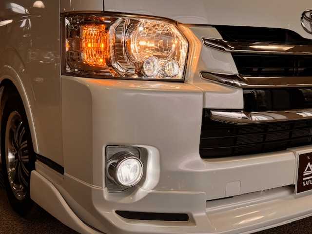 トヨタ ハイエース GL ロング 岩手県 2018(平30)年 1.7万km ホワイトパールクリスタルシャイン AIS検査済み/【2411023262】/SDナビ/フルセグ/バックカメラ/カロッツェリアモニター/アルパインフリップダウンモニター/ドラレコ/両側パワスラ/ETC/シルクブレイズマフラー/モデリスタエアロ・グリル/ケンウッドツィーター/Rスポイラー/シートカバー（社外）/カロッツェリア後部スピーカー/シルクブレイズ17インチアルミ（社外）