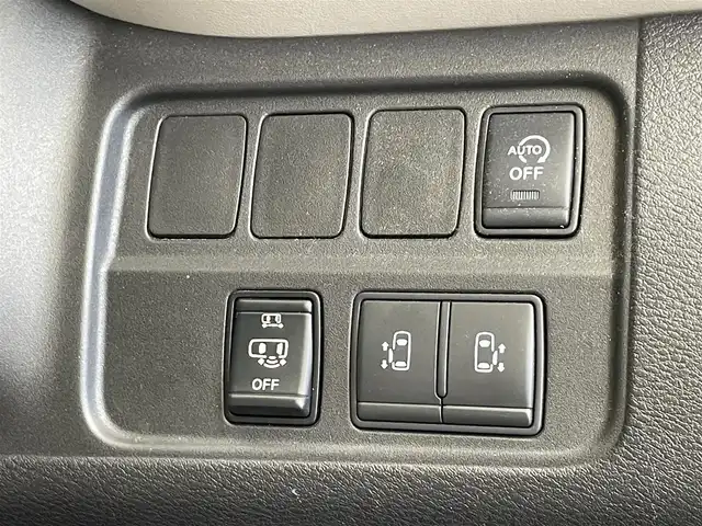 日産 セレナ ハイウェイスター 愛知県 2020(令2)年 6.4万km ダークメタルグレー 純正１０型ナビ　フルセグＴＶ　純正後席モニター　全方位カメラ　プロパイロット　セーフティパックＢ　両側パワースライドドア　パーキングアシスト　コーナーセンサー　衝突軽減　純正ドラレコ　ＥＴＣ　禁煙車