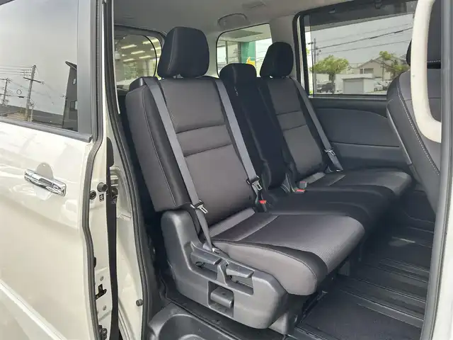 日産 セレナ ハイウェイスター V 和歌山県 2022(令4)年 4.3万km ブリリアントホワイトパール 2トーン ワンオーナー/プロパイロット/純正10インチナビ/＜フルセグTV/DVD/CD/Bluetooth/SD/FM/AM/USB/HDMI＞/ETC/両側パワースライドドア/フリップタウンモニター/サンシェード（後部座席2列目）/電子パーキング/デジタルインナーミラー/全方位カメラ/サイドカメラ/前後ドライブレコーダー/オートホールド/BSM/フォグランプ/純正フロアマット/純正バイザー