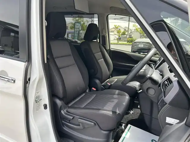 日産 セレナ ハイウェイスター V 和歌山県 2022(令4)年 4.3万km ブリリアントホワイトパール 2トーン ワンオーナー/プロパイロット/純正10インチナビ/＜フルセグTV/DVD/CD/Bluetooth/SD/FM/AM/USB/HDMI＞/ETC/両側パワースライドドア/フリップタウンモニター/サンシェード（後部座席2列目）/電子パーキング/デジタルインナーミラー/全方位カメラ/サイドカメラ/前後ドライブレコーダー/オートホールド/BSM/フォグランプ/純正フロアマット/純正バイザー