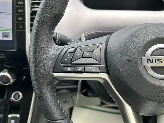 日産 セレナ ハイウェイスター V 和歌山県 2022(令4)年 4.3万km ブリリアントホワイトパール 2トーン ワンオーナー/プロパイロット/純正10インチナビ/＜フルセグTV/DVD/CD/Bluetooth/SD/FM/AM/USB/HDMI＞/ETC/両側パワースライドドア/フリップタウンモニター/サンシェード（後部座席2列目）/電子パーキング/デジタルインナーミラー/全方位カメラ/サイドカメラ/前後ドライブレコーダー/オートホールド/BSM/フォグランプ/純正フロアマット/純正バイザー