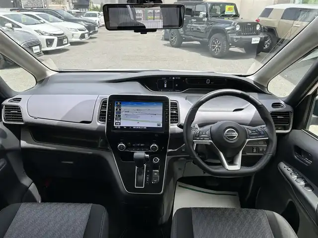 日産 セレナ ハイウェイスター V 和歌山県 2022(令4)年 4.3万km ブリリアントホワイトパール 2トーン ワンオーナー/プロパイロット/純正10インチナビ/＜フルセグTV/DVD/CD/Bluetooth/SD/FM/AM/USB/HDMI＞/ETC/両側パワースライドドア/フリップタウンモニター/サンシェード（後部座席2列目）/電子パーキング/デジタルインナーミラー/全方位カメラ/サイドカメラ/前後ドライブレコーダー/オートホールド/BSM/フォグランプ/純正フロアマット/純正バイザー