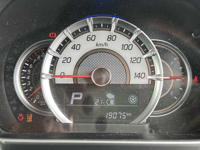 スズキ スペーシア カスタム HYBRID XS 茨城県 2020(令2)年 1.9万km ピュアホワイトパール/ブラック2トーン 社外メモリナビ【CN-E330D】/(TV・CD・BT・ラジオ再生)/両側パワースライドドア/衝突被害軽減システム/コーナーセンサー/ハーフレザーシート/シートヒーター/オートライト/LEDヘッドライト/純正アルミホイール15インチ/アイドリングストップ/純正フロアマット/横滑り防止/保証書/取扱説明書