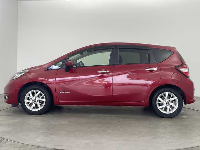 日産 ノート e－パワー メダリスト 兵庫県 2019(平31)年 3.4万km ガーネットレッド ・ワンオーナー車/・純正ナビ/CD/DVD/TV/BT/SD/・アラウンドビューモニター/・ビルトインETC/・スマートルームミラー/・レーダークルーズコントロール/・エマージェンシーブレーキ/・レーンキープアシスト/・ハーフレザーシート/・前方ドライブレコーダー/・純正１５インチアルミホイール/・純正フロアマット/・LEDヘッドライト/・フォグランプ/・スマートキー