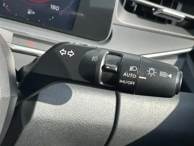 日産 オーラ G レザーエディション 滋賀県 2021(令3)年 3万km ブリリアントシルバー 純正8型ナビ（フルセグ/BT/CD/DVD)/アラウンドビューモニター/革巻きステアリング/ステアリングリモコン/ETC/スマートルームミラー/前後ドライブレコーダー/オートブレーキホールド/オートマチックハイビーム/LEDヘッドライト/フォグライト/エマージェンシーブレーキ/後側方支援/駐車支援/プッシュスタート/スマートキー