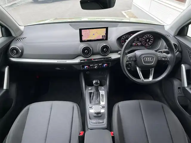 アウディ Ｑ２ 35TFSI アドバンスド 山梨県 2023(令5)年 1.7万km 緑 コンビニエンス＆アシスタンスパッケージ/ハイビームアシスト/ナビゲーションパッケージ/ACC/LKA/BSM/前席シートヒーター/電動リアゲート/新車時保証書/取扱説明書