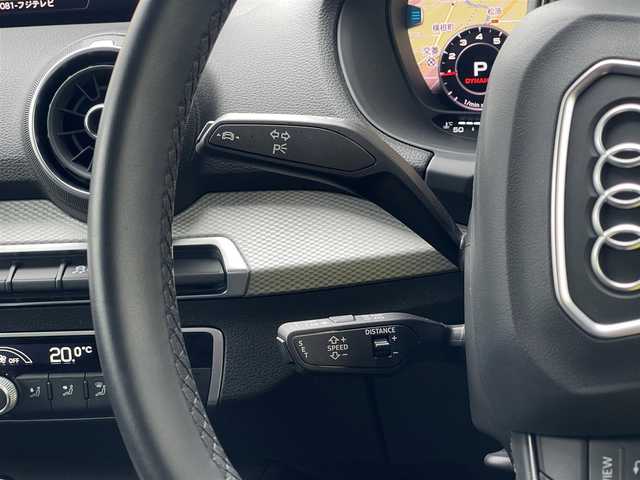 アウディ Ｑ２ 35TFSI アドバンスド 山梨県 2023(令5)年 1.7万km 緑 コンビニエンス＆アシスタンスパッケージ/ハイビームアシスト/ナビゲーションパッケージ/ACC/LKA/BSM/前席シートヒーター/電動リアゲート/新車時保証書/取扱説明書