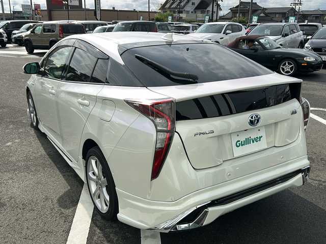 トヨタ プリウス Sセーフティプラス 岐阜県 2016(平28)年 3.6万km ホワイトパールクリスタルシャイン 純正ＳＤ9インチナビ　/フルセグＴＶ　/ビルトインＥＴＣ　/トヨタセーフティセンス　/クルーズコントロール　/スマートキー　/スペアキー　/プッシュスタート　/ＬＥＤライト　/ドアバイザー　/クリアランスソナー/パワーウィンドウ/パワーステアリング/アイドリングストップ/Buluetooth接続/横滑り防止装置/盗難防止装置/Wエアバッグ/カーテンエアバッグ　/ＡＢＳ