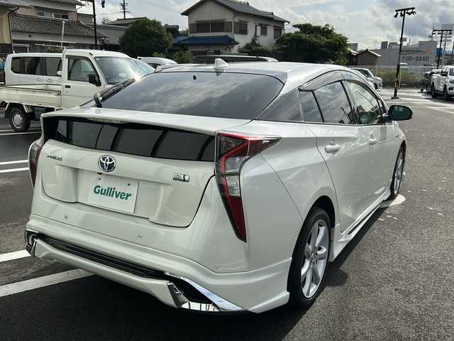 トヨタ プリウス Sセーフティプラス 岐阜県 2016(平28)年 3.6万km ホワイトパールクリスタルシャイン 純正ＳＤ9インチナビ　/フルセグＴＶ　/ビルトインＥＴＣ　/トヨタセーフティセンス　/クルーズコントロール　/スマートキー　/スペアキー　/プッシュスタート　/ＬＥＤライト　/ドアバイザー　/クリアランスソナー/パワーウィンドウ/パワーステアリング/アイドリングストップ/Buluetooth接続/横滑り防止装置/盗難防止装置/Wエアバッグ/カーテンエアバッグ　/ＡＢＳ