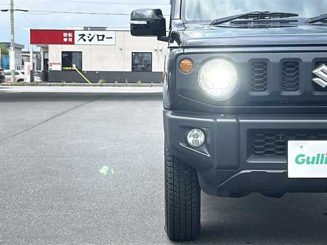 スズキ ジムニー XC 道北・旭川 2023(令5)年 1.4万km ブルーイッシュブラックパール3 ・ワンオーナー/・4WD/・禁煙車///スズキセーフティサポート///・標識認識機能/・車線逸脱警報機能/・ふらつき警報機能/・先行発車お知らせ機能/・ハイビームアシスト/・デュアルセンサーブレーキサポート/・ヒルディセントコントロール/・クルーズコントロール/・オートライト/・シートヒーター/・LEDライト/・フォグランプ/・ヘッドライトウォッシャー/・USB/・背面タイヤ/・純正フロアマット/・保証書/・取扱説明書