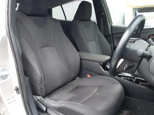 トヨタ プリウス Sセーフティプラス 静岡県 2018(平30)年 15.8万km スティールブロンドM ワンオーナー/禁煙車/ETC/前方ドライブレコーダー/　(DRV-320)/バックカメラ/トヨタセーフティセンス/　・プリクラッシュセーフティ/　・レーンディパーチャーアラート/　・レーダークルーズコントロール/　・インテリジェントクリアランスソナー/　・オートマチックハイビーム/純正フロアマット/純正ドアバイザー