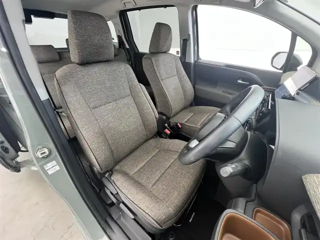 トヨタ シエンタ ハイブリッド Z 滋賀県 2023(令5)年 1.6万km アーバンカーキ 10.5インチディスプレイナビ/Apple Car Play /Bluetooth/フルセグテレビ/トヨタセーフティーセンス/・プリクラッシュセーフティ/・レーンディパーチャーアラート/・レーダークルーズコントロール/・アダプティブハイビームシステム/・ロードサインアシスト/・プロアクティブドライビングアシスト/・発進遅れ告知機能/・レーントレーシングアシスト/パノラミックビューモニター/パーキングサポートブレーキ/ブラインドスポットモニター/ETC2.0/両側パワースライドドア/LEDヘッドライト/オートライト/100V充電/TYPE C入力端子/純正ドライブレコーダー