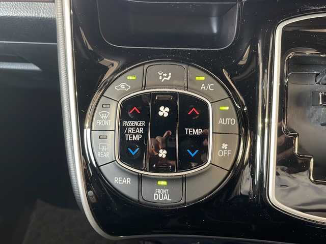 トヨタ エスクァイア Gi 山形県 2020(令2)年 11.3万km ボルドーマイカメタリック ・４WD/・純正ナビ/ワンセグ/CD/Bluetooth/・バックカメラ/・ビルトインETC/・社外前後ドラレコ/・MTモード付きAT/・クルーズコントロール/・レーンキープアシスト/・プリクラッシュセーフティ/・オートマチックハイビーム/・LEDヘッドランプ/・前後クリアランスソナー/・両側パワースライドドア/・前席シートヒーター/・ハーフレザーシート/・純正マット/・スペアキー1本/・保証書/・取扱説明書