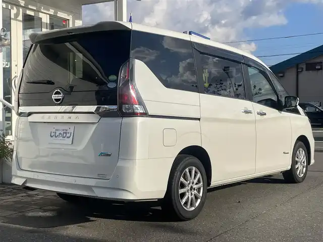 日産 セレナ X 秋田県 2016(平28)年 11.5万km ブリリアントホワイトパール (株)IDOMが運営する【じしゃロン秋田店】の自社ローン専用車両になりますこちらは現金またはオートローンご利用時の価格です。自社ローンご希望の方は別途その旨お申付け下さい/セーフティパックA/踏み間違い衝突防止アシスト/インテリジェントパーキングアシスト/アラウンドビューモニター/フロント&バックソナー/進入禁止標識検知/ステアリングスイッチ/サイド、カーテンエアバッグ/エマージェンシーブレーキ/純正SDナビ【CD/DVD/SD/Bluetooth/MUSIC STOCKER/USB/AUX/VTR/iPod/WALKMAN】/クルーズコントロール/前後ドラレコ/フルセグTV/両側パワースライドドア/ETC/LEDヘッドライト
