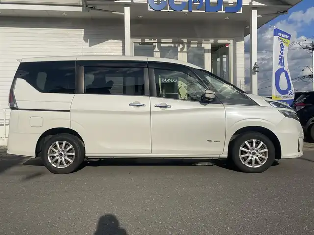 日産 セレナ X 秋田県 2016(平28)年 11.5万km ブリリアントホワイトパール (株)IDOMが運営する【じしゃロン秋田店】の自社ローン専用車両になりますこちらは現金またはオートローンご利用時の価格です。自社ローンご希望の方は別途その旨お申付け下さい/セーフティパックA/踏み間違い衝突防止アシスト/インテリジェントパーキングアシスト/アラウンドビューモニター/フロント&バックソナー/進入禁止標識検知/ステアリングスイッチ/サイド、カーテンエアバッグ/エマージェンシーブレーキ/純正SDナビ【CD/DVD/SD/Bluetooth/MUSIC STOCKER/USB/AUX/VTR/iPod/WALKMAN】/クルーズコントロール/前後ドラレコ/フルセグTV/両側パワースライドドア/ETC/LEDヘッドライト
