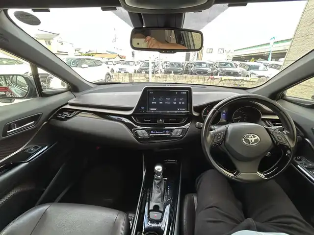 トヨタ Ｃ－ＨＲ G 兵庫県 2017(平29)年 13.5万km ブラックマイカ ワンオーナー/社外ナビ/CD/BT/USB/HDMI/フルゼグTV/バックカメラ/ETC/衝突軽減ブレーキ/クルーズコントロール/コーナーセンサー/前後コーナーセンサー/オートライト/オートハイビーム/フォグランプ/スマートキー/電動格納ミラー/純正フロアマット/純正ドアバイザー/純正18インチアルミ/取扱説明書/保証書