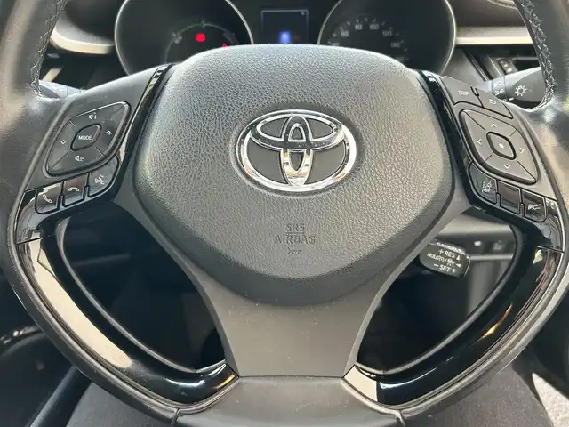 トヨタ Ｃ－ＨＲ G 兵庫県 2017(平29)年 13.5万km ブラックマイカ ワンオーナー/社外ナビ/CD/BT/USB/HDMI/フルゼグTV/バックカメラ/ETC/衝突軽減ブレーキ/クルーズコントロール/コーナーセンサー/前後コーナーセンサー/オートライト/オートハイビーム/フォグランプ/スマートキー/電動格納ミラー/純正フロアマット/純正ドアバイザー/純正18インチアルミ/取扱説明書/保証書