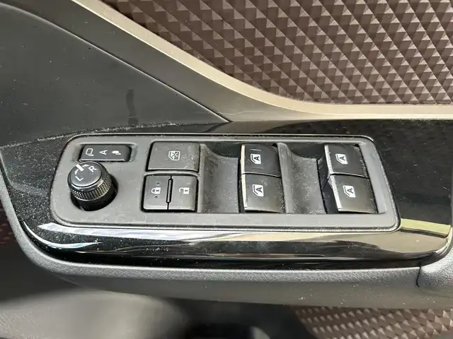 トヨタ Ｃ－ＨＲ G 兵庫県 2017(平29)年 13.5万km ブラックマイカ ワンオーナー/社外ナビ/CD/BT/USB/HDMI/フルゼグTV/バックカメラ/ETC/衝突軽減ブレーキ/クルーズコントロール/コーナーセンサー/前後コーナーセンサー/オートライト/オートハイビーム/フォグランプ/スマートキー/電動格納ミラー/純正フロアマット/純正ドアバイザー/純正18インチアルミ/取扱説明書/保証書