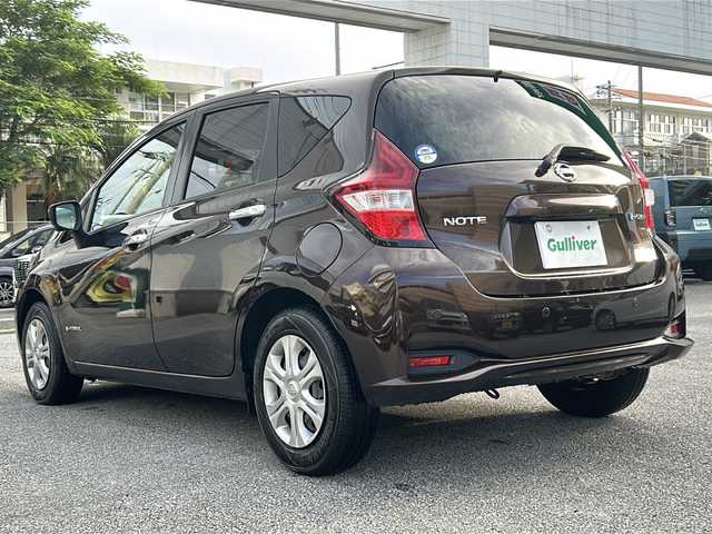 日産 ノート e－パワー X 沖縄県 2017(平29)年 10.8万km インペリアルアンバーP 純正ナビ　/（ＡＭ／ＦＭ／ＣＤ／ＤＶＤ／ＢＴ）　/フルセグＴＶ　/全方位モニター　/コーナーセンサー　/レーンキープアシスト　/衝突軽減システム　/オートライト　/純正フロアマット　/スマートキー　/ＥＴＣ