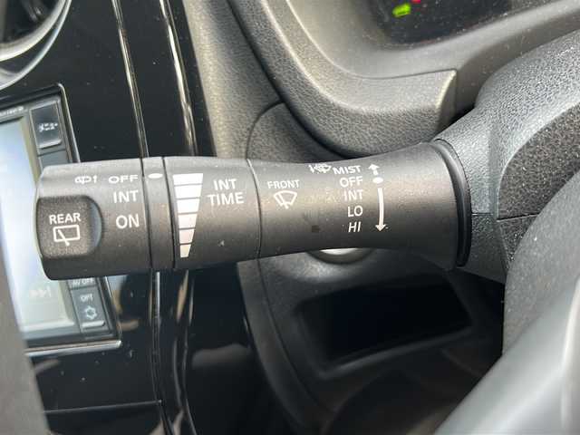 日産 ノート e－パワー X 沖縄県 2017(平29)年 10.8万km インペリアルアンバーP 純正ナビ　/（ＡＭ／ＦＭ／ＣＤ／ＤＶＤ／ＢＴ）　/フルセグＴＶ　/全方位モニター　/コーナーセンサー　/レーンキープアシスト　/衝突軽減システム　/オートライト　/純正フロアマット　/スマートキー　/ＥＴＣ