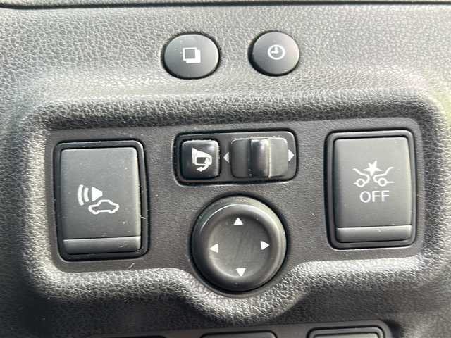 日産 ノート e－パワー X 沖縄県 2017(平29)年 10.8万km インペリアルアンバーP 純正ナビ　/（ＡＭ／ＦＭ／ＣＤ／ＤＶＤ／ＢＴ）　/フルセグＴＶ　/全方位モニター　/コーナーセンサー　/レーンキープアシスト　/衝突軽減システム　/オートライト　/純正フロアマット　/スマートキー　/ＥＴＣ