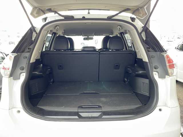 日産 エクストレイル 20X 秋田県 2014(平26)年 12.4万km ブリリアントホワイトパール 社外ナビ　CN-R300WD/・フルセグテレビ/・ＣＤ、ＤＶＤ、ＳＤ/・ＢＴ/・ＵＳＢ/・ラジオ/前席シートヒーター/４ＷＤlock切替機能/ヒルディセントコントロール/アイドリングストップ/横滑り防止装置/防水シート/電動格納ミラー/純正フロアマット/ＥＴＣ/電動格納ミラー/社外17インチＡＷ組冬タイヤ積載