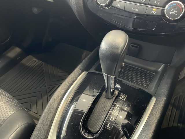 日産 エクストレイル 20X 秋田県 2014(平26)年 12.4万km ブリリアントホワイトパール 社外ナビ　CN-R300WD/・フルセグテレビ/・ＣＤ、ＤＶＤ、ＳＤ/・ＢＴ/・ＵＳＢ/・ラジオ/前席シートヒーター/４ＷＤlock切替機能/ヒルディセントコントロール/アイドリングストップ/横滑り防止装置/防水シート/電動格納ミラー/純正フロアマット/ＥＴＣ/電動格納ミラー/社外17インチＡＷ組冬タイヤ積載