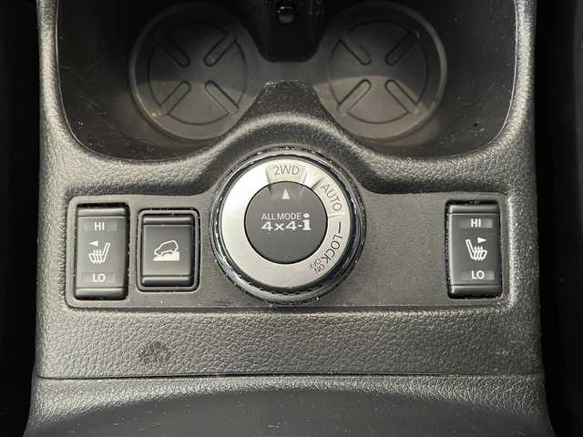 日産 エクストレイル 20X 秋田県 2014(平26)年 12.4万km ブリリアントホワイトパール 社外ナビ　CN-R300WD/・フルセグテレビ/・ＣＤ、ＤＶＤ、ＳＤ/・ＢＴ/・ＵＳＢ/・ラジオ/前席シートヒーター/４ＷＤlock切替機能/ヒルディセントコントロール/アイドリングストップ/横滑り防止装置/防水シート/電動格納ミラー/純正フロアマット/ＥＴＣ/電動格納ミラー/社外17インチＡＷ組冬タイヤ積載