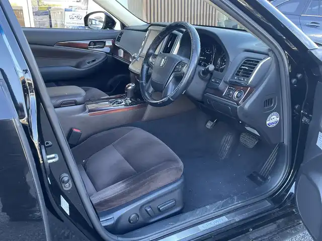 トヨタ クラウン ロイヤル ロイヤルサルーン 埼玉県 2014(平26)年 14.5万km ブラック (株)IDOMが運営する【じしゃロン川越店】の自社ローン専用車両になります。こちらは現金またはオートローンご利用時の価格です。自社ローンご希望の方は別途その旨お申付け下さい/純正HDDナビ/フルセグ/Bluetooth/CD/DVD/AM/FM/バックカメラ/クルーズコントロール/左右パワーシート/純正１６インチアルミホイール/HIDオートライト/フォグ/ビルトインETC/電動リアシェード/ステアリングリモコン/純正フロアマット/ドアバイザー/サイド＆カーテンエアバッグ/車両取扱説明書/ナビ取扱説明書