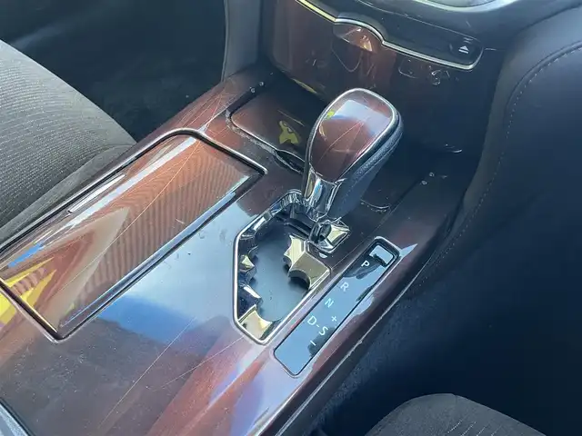 トヨタ クラウン ロイヤル ロイヤルサルーン 埼玉県 2014(平26)年 14.5万km ブラック (株)IDOMが運営する【じしゃロン川越店】の自社ローン対象車両になります。こちらは現金ご利用時の価格です。自社ローンご希望の方は別途その旨お申付け下さい。/純正HDDナビ/フルセグ/Bluetooth/CD/DVD/AM/FM/バックカメラ/クルーズコントロール/左右パワーシート/純正１６インチアルミホイール/HIDオートライト/フォグ/ビルトインETC/電動リアシェード/ステアリングリモコン/ドアバイザー/サイド＆カーテンエアバッグ/車両取扱説明書/ナビ取扱説明書