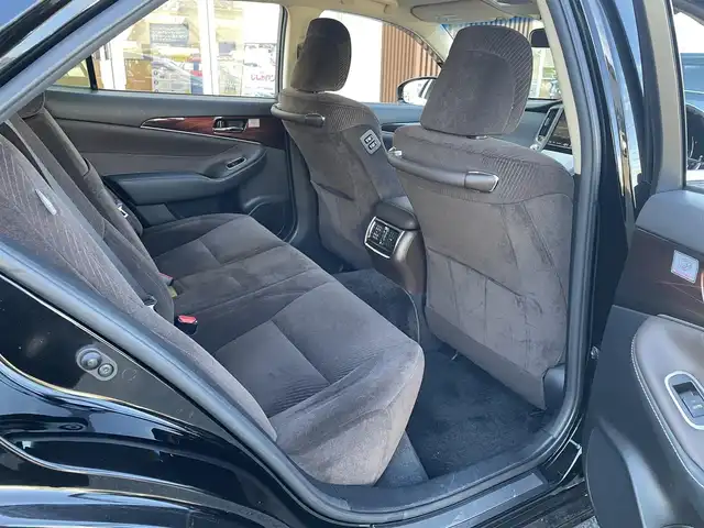 トヨタ クラウン ロイヤル ロイヤルサルーン 埼玉県 2014(平26)年 14.5万km ブラック (株)IDOMが運営する【じしゃロン川越店】の自社ローン対象車両になります。こちらは現金ご利用時の価格です。自社ローンご希望の方は別途その旨お申付け下さい。/純正HDDナビ/フルセグ/Bluetooth/CD/DVD/AM/FM/バックカメラ/クルーズコントロール/左右パワーシート/純正１６インチアルミホイール/HIDオートライト/フォグ/ビルトインETC/電動リアシェード/ステアリングリモコン/ドアバイザー/サイド＆カーテンエアバッグ/車両取扱説明書/ナビ取扱説明書