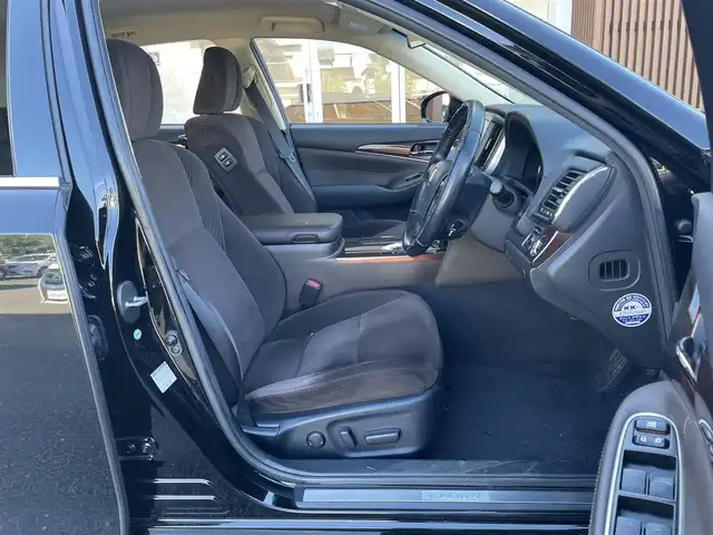 トヨタ クラウン ロイヤル ロイヤルサルーン 埼玉県 2014(平26)年 14.5万km ブラック (株)IDOMが運営する【じしゃロン川越店】の自社ローン対象車両になります。こちらは現金ご利用時の価格です。自社ローンご希望の方は別途その旨お申付け下さい。/純正HDDナビ/フルセグ/Bluetooth/CD/DVD/AM/FM/バックカメラ/クルーズコントロール/左右パワーシート/純正１６インチアルミホイール/HIDオートライト/フォグ/ビルトインETC/電動リアシェード/ステアリングリモコン/ドアバイザー/サイド＆カーテンエアバッグ/車両取扱説明書/ナビ取扱説明書