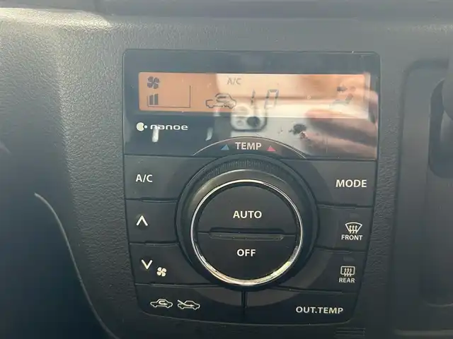 スズキ スペーシア カスタム Z ターボ 沖縄県 2017(平29)年 3.2万km フェニックスレッドパール/ブルーイッシュブラックパール (株)IDOMが運営する【じしゃロンコザ店】の自社ローン専用車両になりますこちらは現金またはオートローンご利用時の価格です。自社ローンご希望の方は別途その旨お申付け下さい/純正ナビ　/フルセグＴＶ　/Ｂｌｕｅｔｏｏｔｈ接続　/ＥＴＣ　/バックカメラ　/ドライブレコーダー/両側パワースライドドア　/衝撃軽減ブレーキ　/オートライト　/プッシュスタート　/スマートキー　/スペアキー