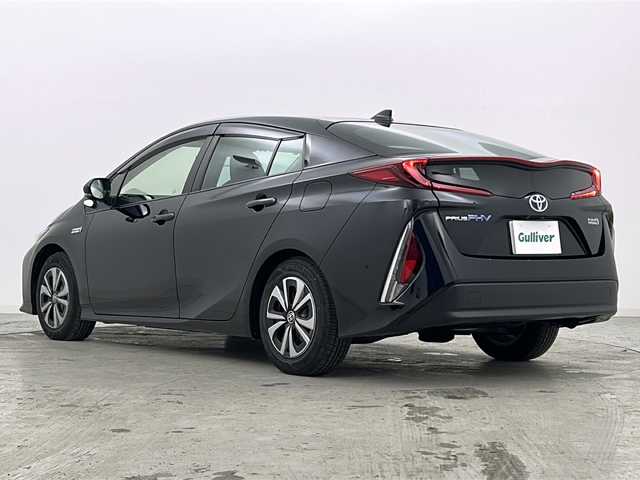 トヨタ プリウス ＰＨＶ S 宮城県 2020(令2)年 3.9万km アティチュードブラックマイカ ソーラーパネル/禁煙車/Toyota Safety Sense	/・プリクラッシュセーフティ	/・レーンディパーチャーアラート	/・オートマチックハイビーム	/・レーダークルーズコントロール	/純正ナビ/・BT.CD.DVD.AUX/ワンセグTV/バックカメラ/純正ドライブレコーダー/ビルトインETC/ステアリングスイッチ/プッシュスタート/スマートキー×2/純正エンジンスターター/純正フロアマッド/純正ドアバイザー/純正15インチホイールキャップ/三眼LEDヘッドライト/LEDフォグランプ/アイドリングストップ/横滑り防止機能/トノカバー
