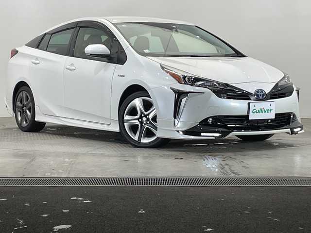 トヨタ プリウス Sツーリングセレクション 栃木県 2019(令1)年 3.6万km ホワイトパールクリスタルシャイン 純正9インチナビ/（CD/DVD/Bluetooth/フルセグTV）/バックカメラ/トヨタセーフティセンス/前後クリアランスソナー/デジタルインナーミラー（ドラレコ機能付き）/LEDヘッドライト/LEDフォグ/LEDデイライト/オートライト/オートマチックハイビーム/TRDエアロ（F/S/R）/TRDフロントガーニッシュ/黒レザーシート/シートヒーター/本革ステアリング/ステアリングスイッチ/電動格納ミラー/純正アルミホイール/純正フロアマット