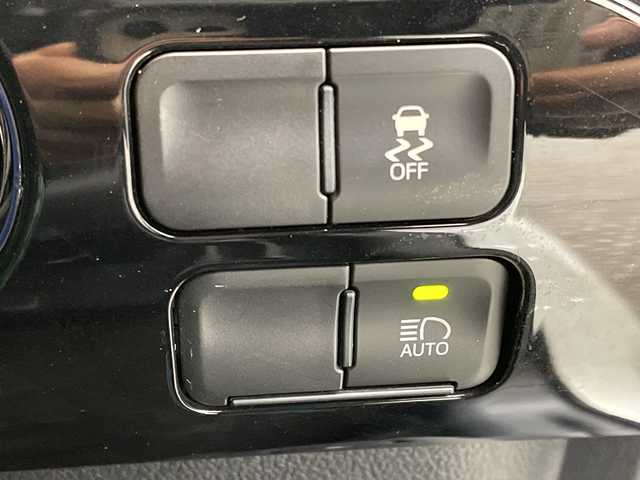 トヨタ プリウス Sツーリングセレクション 栃木県 2019(令1)年 3.6万km ホワイトパールクリスタルシャイン 純正9インチナビ/（CD/DVD/Bluetooth/フルセグTV）/バックカメラ/トヨタセーフティセンス/前後クリアランスソナー/デジタルインナーミラー（ドラレコ機能付き）/LEDヘッドライト/LEDフォグ/LEDデイライト/オートライト/オートマチックハイビーム/TRDエアロ（F/S/R）/TRDフロントガーニッシュ/黒レザーシート/シートヒーター/本革ステアリング/ステアリングスイッチ/電動格納ミラー/純正アルミホイール/純正フロアマット