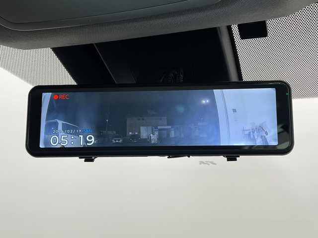 トヨタ プリウス Sツーリングセレクション 栃木県 2019(令1)年 3.6万km ホワイトパールクリスタルシャイン 純正9インチナビ/（CD/DVD/Bluetooth/フルセグTV）/バックカメラ/トヨタセーフティセンス/前後クリアランスソナー/デジタルインナーミラー（ドラレコ機能付き）/LEDヘッドライト/LEDフォグ/LEDデイライト/オートライト/オートマチックハイビーム/TRDエアロ（F/S/R）/TRDフロントガーニッシュ/黒レザーシート/シートヒーター/本革ステアリング/ステアリングスイッチ/電動格納ミラー/純正アルミホイール/純正フロアマット