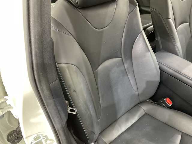 トヨタ プリウス Sツーリングセレクション 栃木県 2019(令1)年 3.6万km ホワイトパールクリスタルシャイン 純正9インチナビ/（CD/DVD/Bluetooth/フルセグTV）/バックカメラ/トヨタセーフティセンス/前後クリアランスソナー/デジタルインナーミラー（ドラレコ機能付き）/LEDヘッドライト/LEDフォグ/LEDデイライト/オートライト/オートマチックハイビーム/TRDエアロ（F/S/R）/TRDフロントガーニッシュ/黒レザーシート/シートヒーター/本革ステアリング/ステアリングスイッチ/電動格納ミラー/純正アルミホイール/純正フロアマット