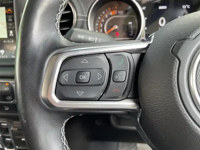 クライスラー・ジープ ジープ ラングラー アンリミテッド サハラ 青森県 2019(令1)年 1.6万km 黒 ワンオーナー /4WD/純正ナビ/ (BT、USB)/フルセグTV/バックカメラ/前方、左サイドカメラ/アダプティブクルーズコントロール/前席シートヒーター /ステアリングヒーター/防眩ミラー/ヒルスタートアシスト/衝突軽減ブレーキ/ブラインドスポットモニター/オートライト/LEDヘッドライト/フォグランプ/リアフォグランプ/純正フロアマット(ラバー)/サイドステップ/背面タイヤ/18インチ純正アルミホイール/取扱説明書/保証書
