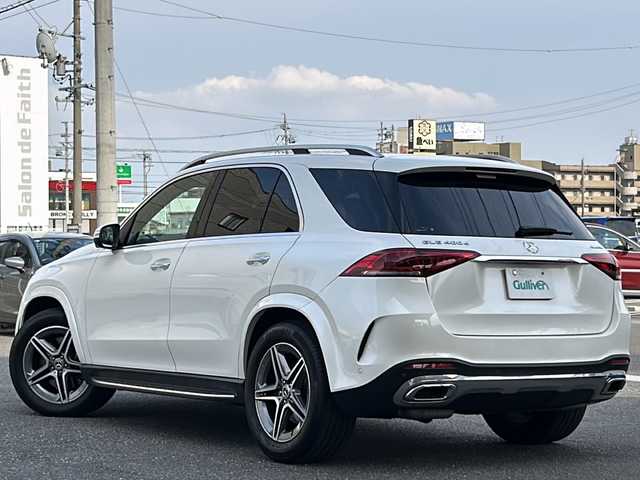メルセデス・ベンツ ＧＬＥ４００ｄ 4MATIC スポーツ 岐阜県 2021(令3)年 4.2万km ダイヤモンドホワイト /12.3インチMBUXナビ(フルセグTV/BT/USB)//OP パノラミックスライディングルーフ//AMGライン/(マルチビームLEDヘッドライト)/(アダプティブハイビームアシスト+)/(AMGスタイリングPkg/AMG20インチAW)/(AMGスポーツステアリング)//レザーエクスクルーシブPkg/(本革シート[ナッパレザー/本革])/(前席シートベンチレーター)/(Burmesterサラウンドサウンドシステム)/(ヘッドアップディスプレイ)/(エナジャイジングPkg/エアバランスPkg)//レーダーセーフティPkg/(アクティブディスタンスアシスト)/(アクティブブレーキアシスト)/(PRE-SAFE/緊急回避補助システム)/(渋滞時緊急ブレーキ機能)/(アクティブブラインドスポットアシスト)/(アクティブレーンキーピングアシスト)/(アクティブステアリングアシスト)/(アクティブレーンチェンジングアシスト)/(アクティブエマージェンシーストップアシスト)/(トラフィックサインアシスト)//前席.2列目パワーシート・シートヒーター//アラウンドビューカメラ/パワーバックドア//社外GPSレーダー/純正ドライブレコーダー(前後)//ＥＴＣ２.０/パドルシフト//アクティブパーキングアシスト/パークトロニック
