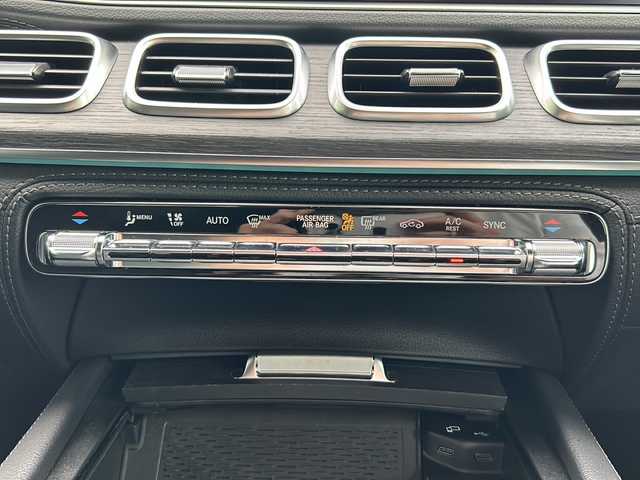 メルセデス・ベンツ ＧＬＥ４００ｄ 4MATIC スポーツ 岐阜県 2021(令3)年 4.2万km ダイヤモンドホワイト /12.3インチMBUXナビ(フルセグTV/BT/USB)//OP パノラミックスライディングルーフ//AMGライン/(マルチビームLEDヘッドライト)/(アダプティブハイビームアシスト+)/(AMGスタイリングPkg/AMG20インチAW)/(AMGスポーツステアリング)//レザーエクスクルーシブPkg/(本革シート[ナッパレザー/本革])/(前席シートベンチレーター)/(Burmesterサラウンドサウンドシステム)/(ヘッドアップディスプレイ)/(エナジャイジングPkg/エアバランスPkg)//レーダーセーフティPkg/(アクティブディスタンスアシスト)/(アクティブブレーキアシスト)/(PRE-SAFE/緊急回避補助システム)/(渋滞時緊急ブレーキ機能)/(アクティブブラインドスポットアシスト)/(アクティブレーンキーピングアシスト)/(アクティブステアリングアシスト)/(アクティブレーンチェンジングアシスト)/(アクティブエマージェンシーストップアシスト)/(トラフィックサインアシスト)//前席.2列目パワーシート・シートヒーター//アラウンドビューカメラ/パワーバックドア//社外GPSレーダー/純正ドライブレコーダー(前後)//ＥＴＣ２.０/パドルシフト//アクティブパーキングアシスト/パークトロニック