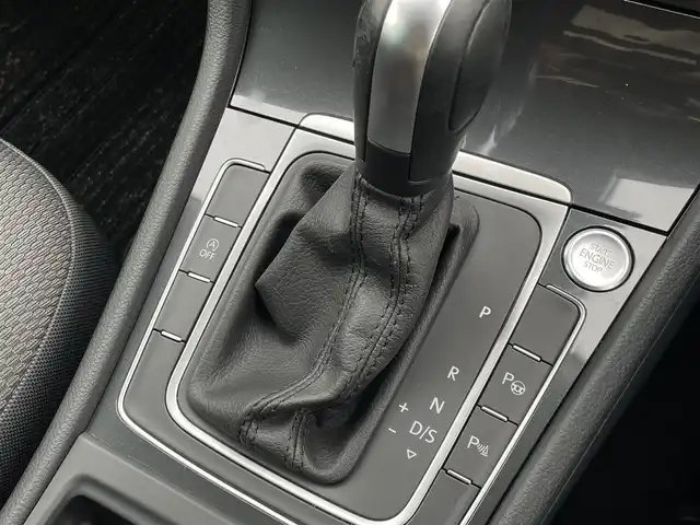 フォルクスワーゲン ゴルフ TDI コンフォートL マイスター 東京都 2020(令2)年 3.2万km 白 特別仕様車/DiscoverPro/フルセグTV/AppleCarPlay/AndroidAuto/Bluetooth/USB/SDスロットル/バックカメラ/ACC/フロントアシスト/レーンキープアシスト/ブラインドスポットアシスト/プロアクティブ・オキュパントP/オートホールド/ミラーリンク/パドルシフト/トランクスルー/LEDオートライト/フロントフォグ/バックフォグ
