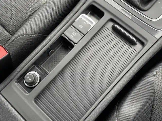 フォルクスワーゲン ゴルフ TDI コンフォートL マイスター 東京都 2020(令2)年 3.2万km 白 特別仕様車/DiscoverPro/フルセグTV/AppleCarPlay/AndroidAuto/Bluetooth/USB/SDスロットル/バックカメラ/ACC/フロントアシスト/レーンキープアシスト/ブラインドスポットアシスト/プロアクティブ・オキュパントP/オートホールド/ミラーリンク/パドルシフト/トランクスルー/LEDオートライト/フロントフォグ/バックフォグ
