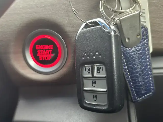 ホンダ フリード G ホンダセンシング 茨城県 2020(令2)年 3.1万km プラチナホワイトパール 社外ナビ/バックカメラ/フルセグ/衝突被害軽減ブレーキ/車線逸脱抑制装置/レーダークルーズコントロール/ソナー/両側電動スライドドア/ETC/ドラレコ/シートヒーター/LEDヘッドライト/スマートキー
